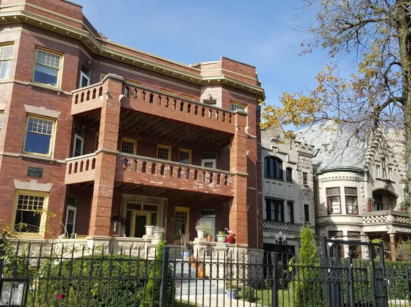 2402 N Kedzie Blvd APT 2, Chicago, IL 60647