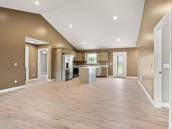 2nd image of 4327 Coral Hill Rd