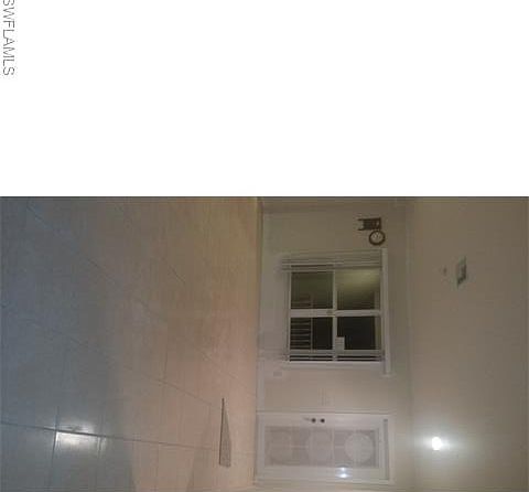 2nd image of 905 Hillcrest Ave