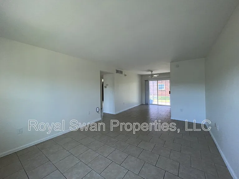 1920 E Edgewood Dr E #N1 — Photo 5