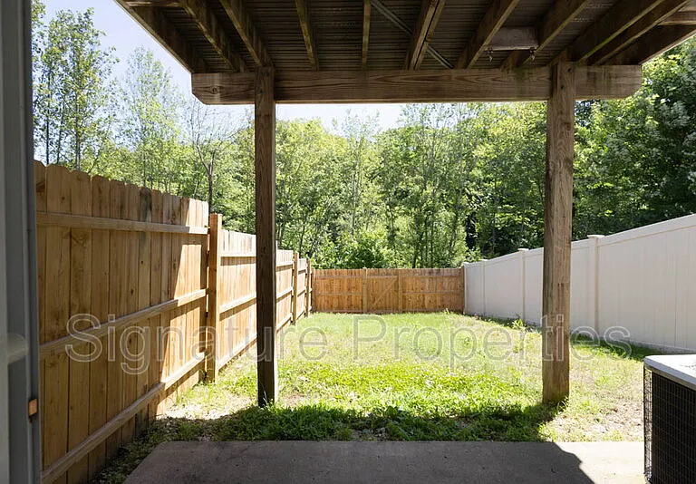 405 Lakeview Ct — Photo 33