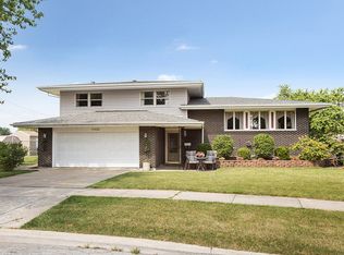 19408 Oakwood Ave, Lansing, IL 60438