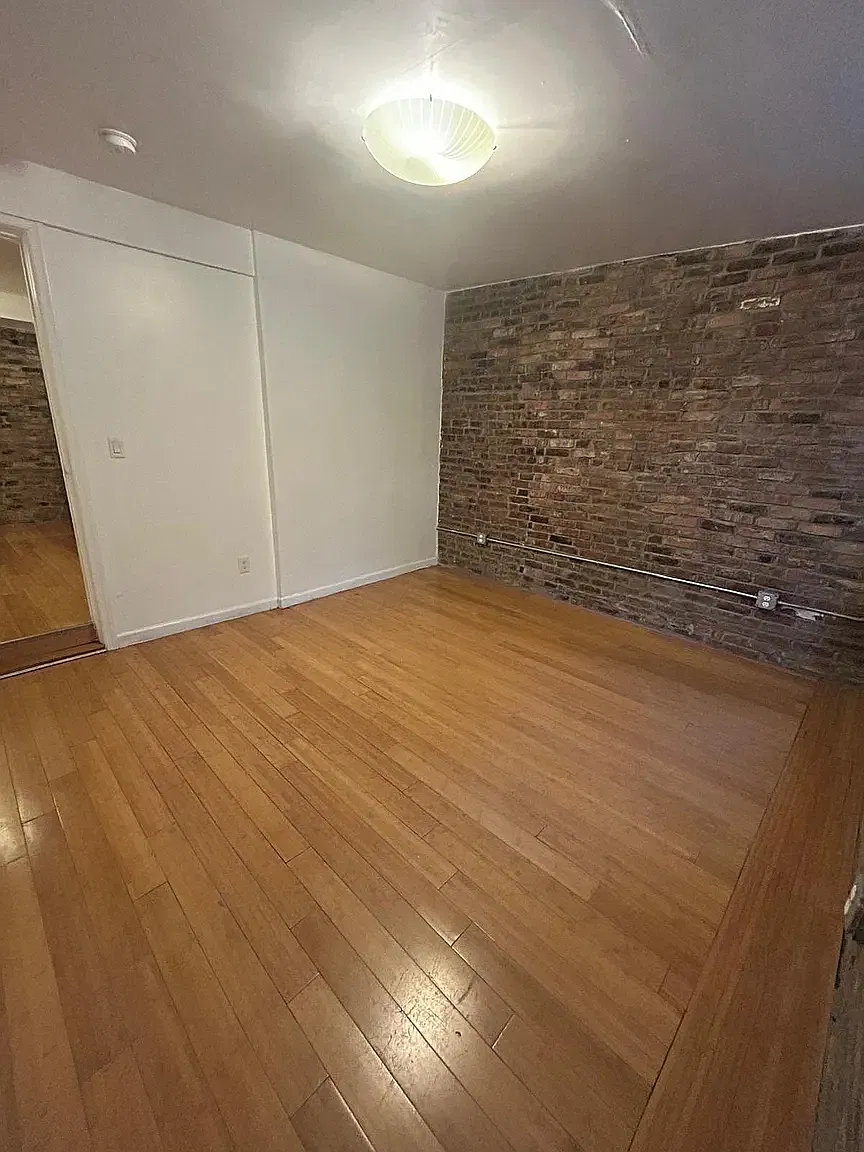 3 bed, 1000 sqft, $2,749 — Photo 4