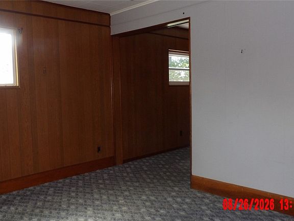 4th image of 40 Emerson Ave