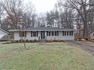 13 Newcastle Rd, Halfmoon, NY 12065