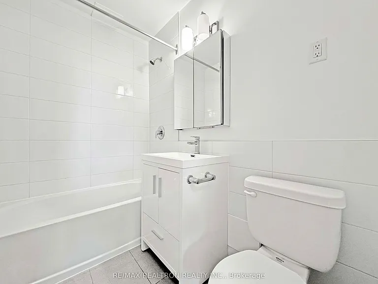 1545 Bathurst St #204 — Photo 6
