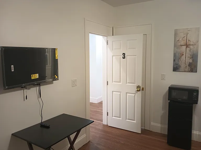 Workstation and tv