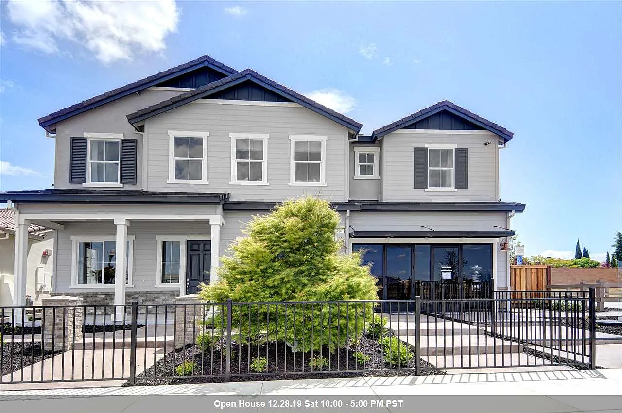 366 Fletcher Ln photo 1