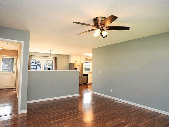 4th image of 2433 Lafayette Dr