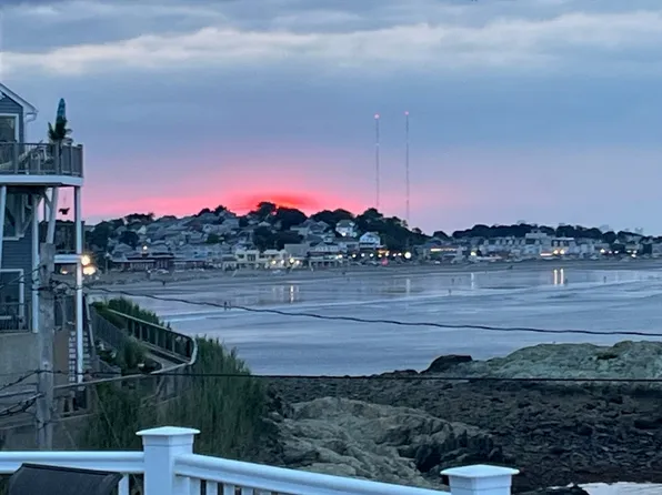 48 Valley Beach Ave APT 3, Hull, MA 02045