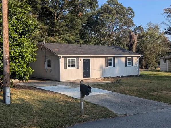 6085 Hotel St, Mableton, GA 30106