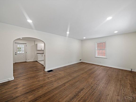 3rd image of 7158 Dunn Rd
