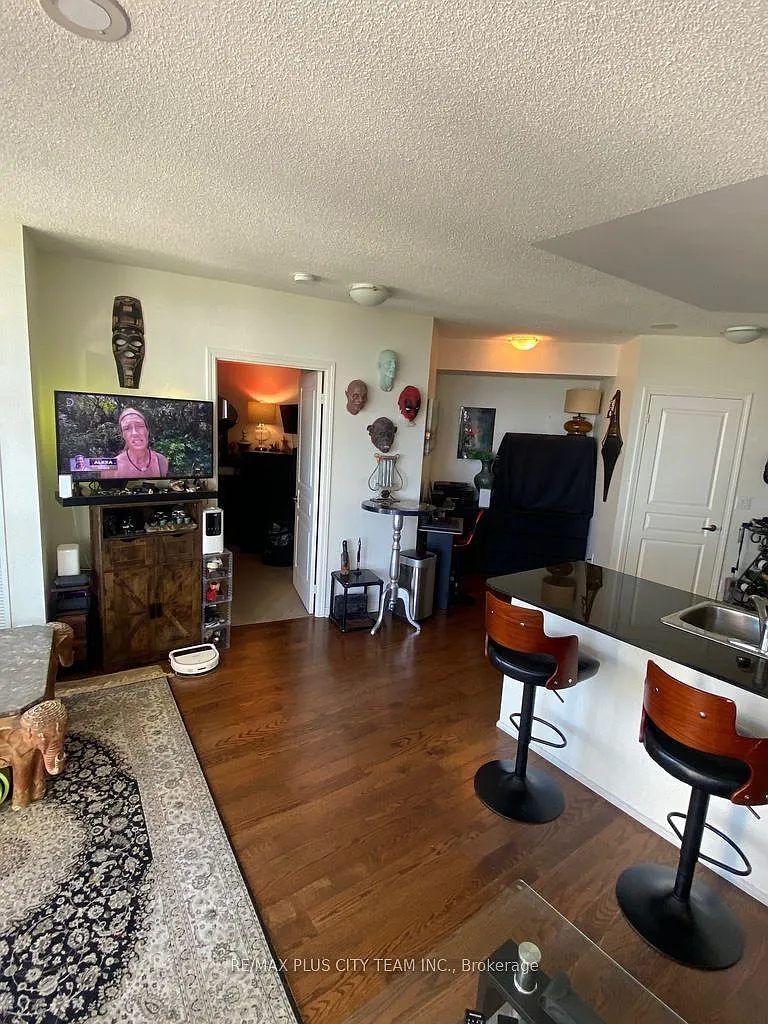 2 bed, $2,450 — Photo 3