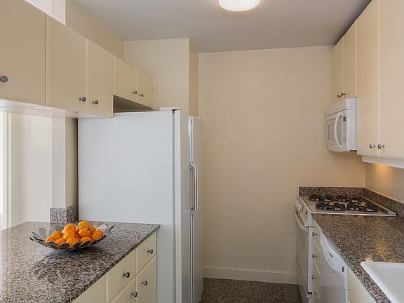 3rd image of 1965 Broadway APT 10D