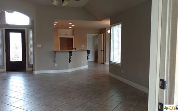 3rd image of 914 Darion St