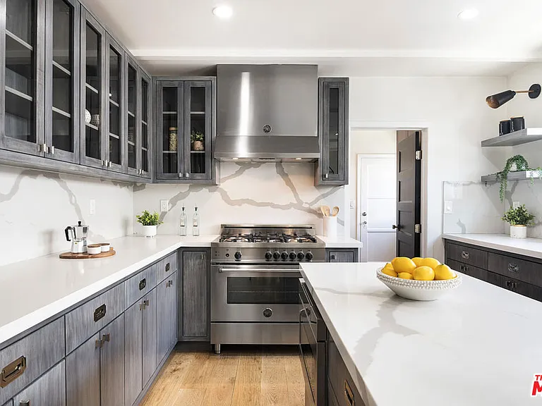 311 N Mansfield Ave #U — Photo 32