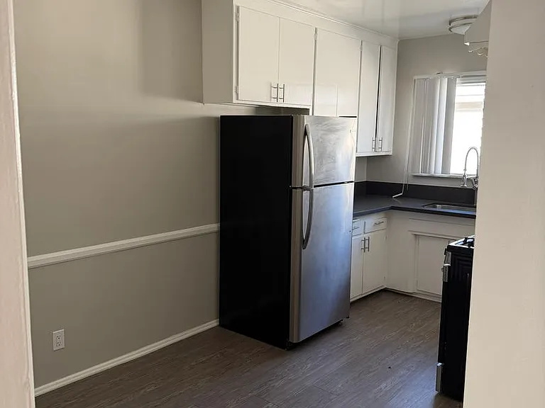 5309-5315 Whitsett Ave — Photo 25