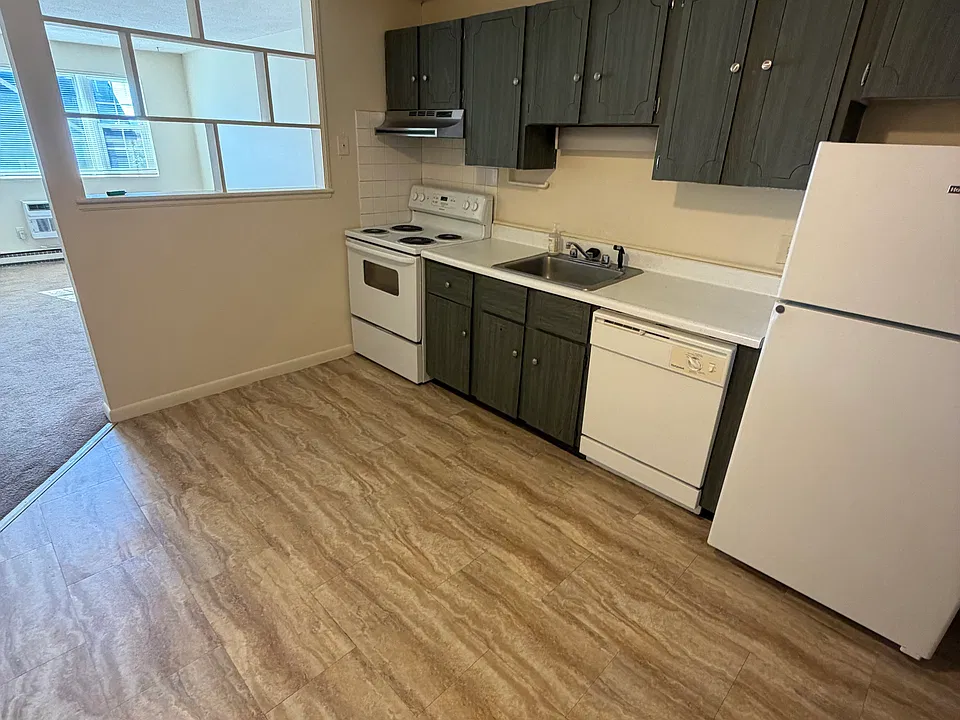70 Craigie St #2
