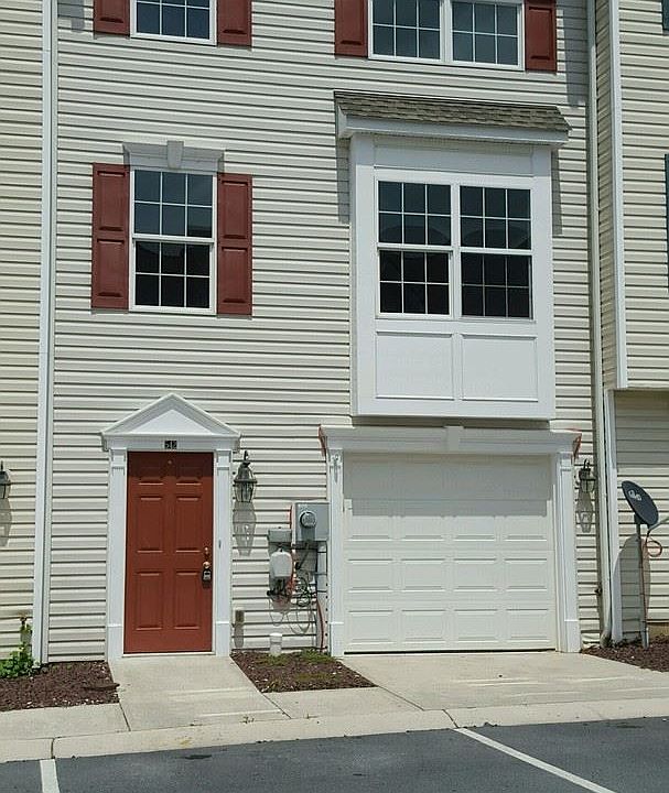 1st image of 552 S Carlisle St