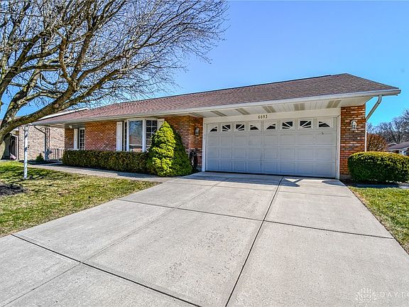 2nd image of 6693 Oakwood Ln