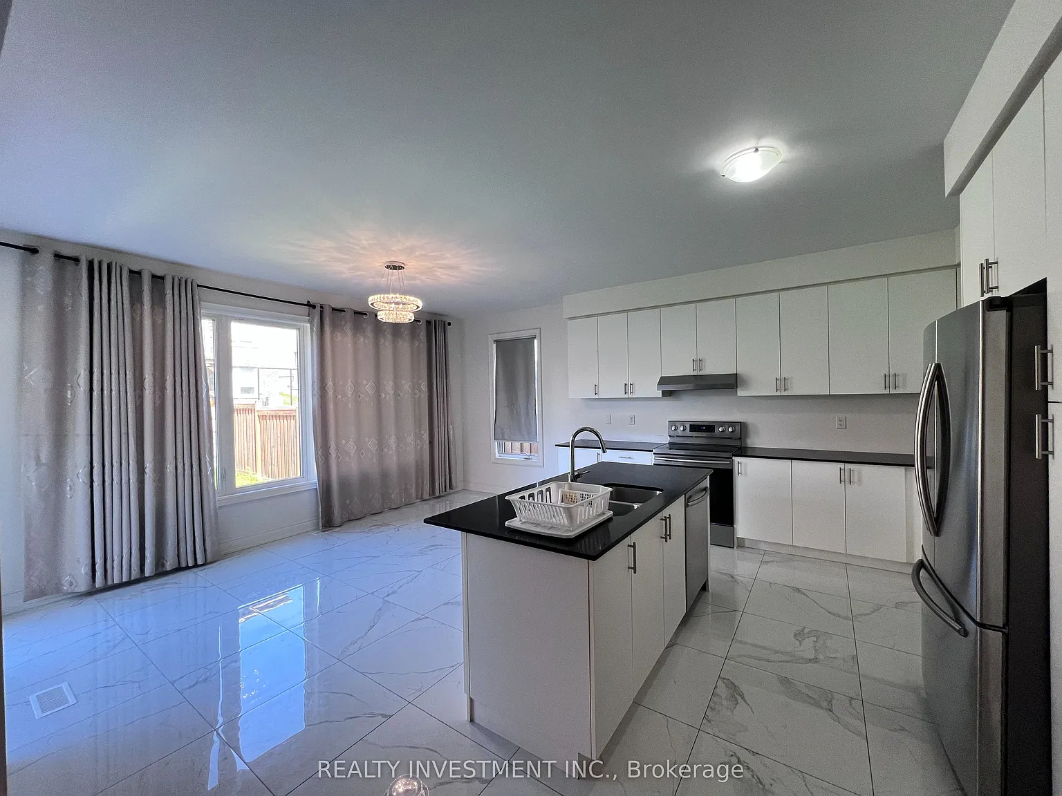 4 bed, $4,000 — Photo 3