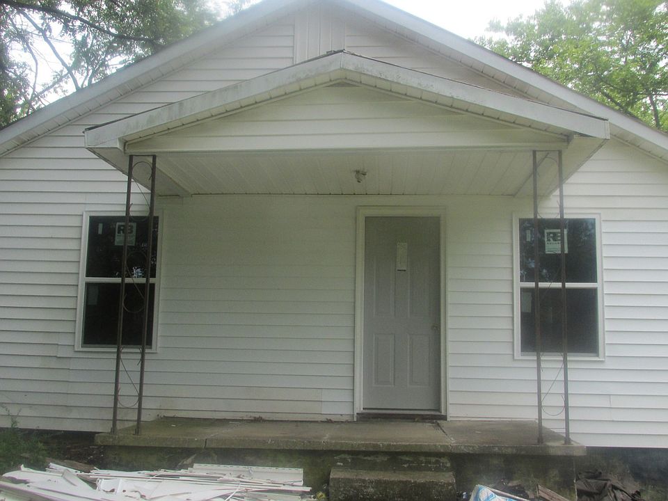 2nd image of 546 E Washington St