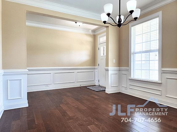 3rd image of 1425 Skygrove Pl NW
