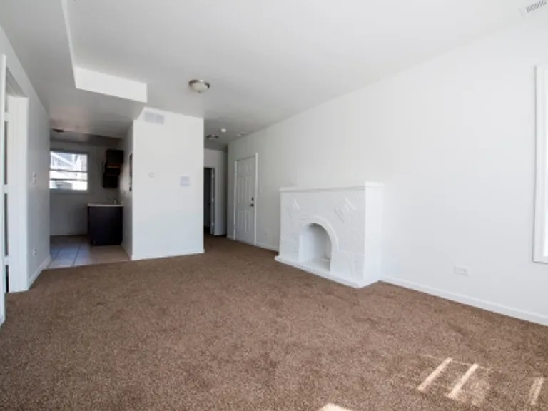 701 N Lotus — Photo 23