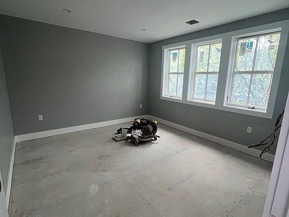 4th image of 72 Tremont St #72