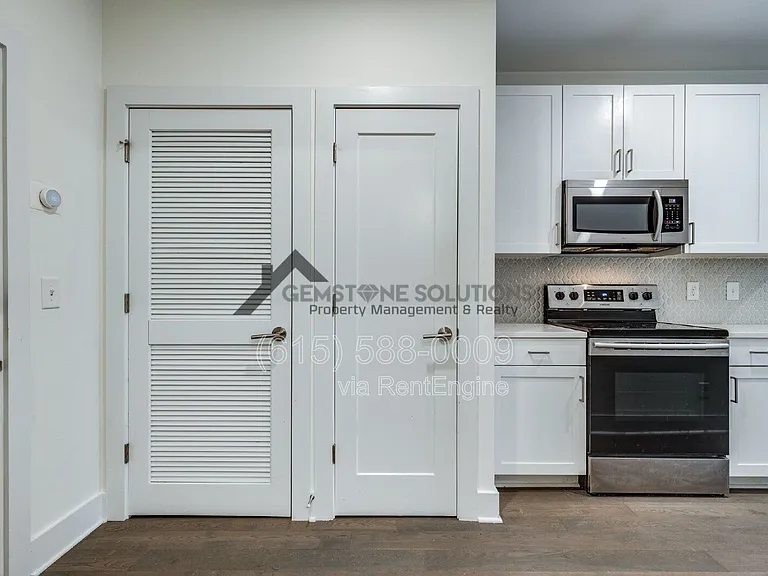 1041 E Trinity Ln #218 — Photo 16
