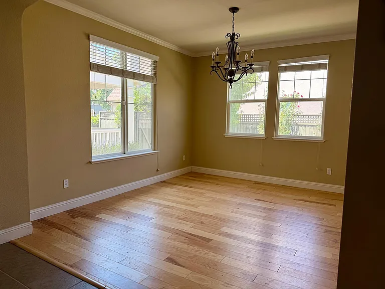 1326 Remington Ct — Photo 7