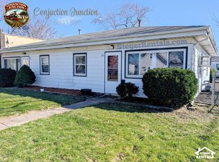 22 E 35th St, Steger, IL 60475