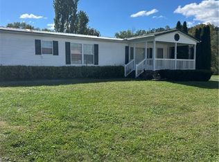 926 Midland Trl, Hurricane, WV 25526