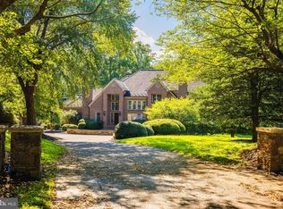 530 Walker Rd, Great Falls, VA 22066