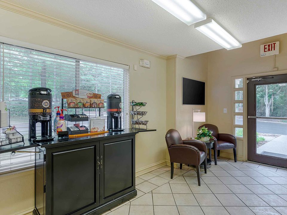 Free Grab-and-Go Breakfast