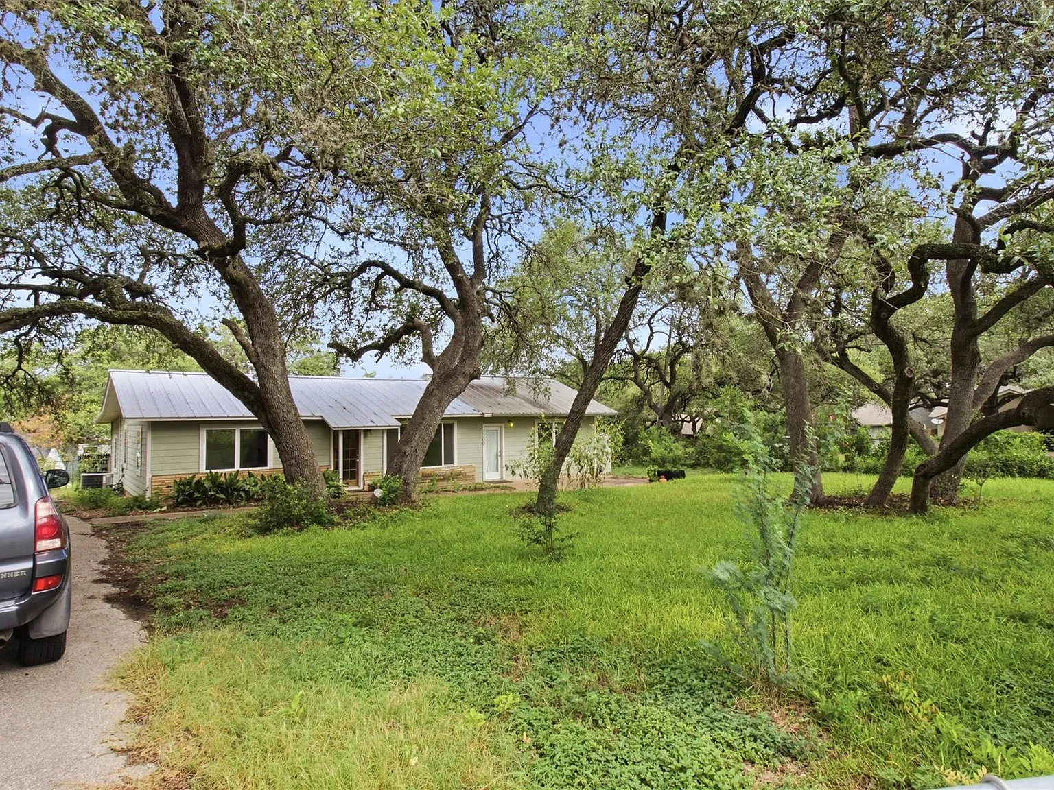 3 bed, 2.0 bath, 1466 sqft, $2,650 — Photo 2