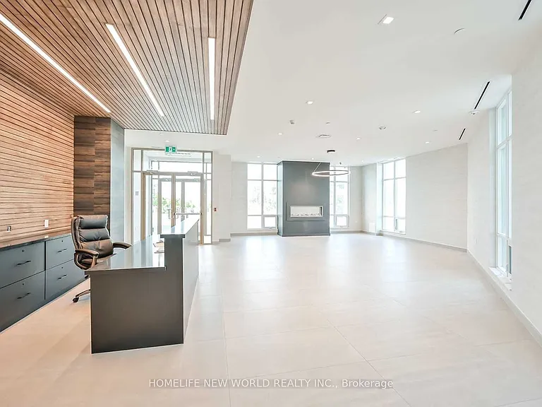 2750 King St E #301 — Photo 3