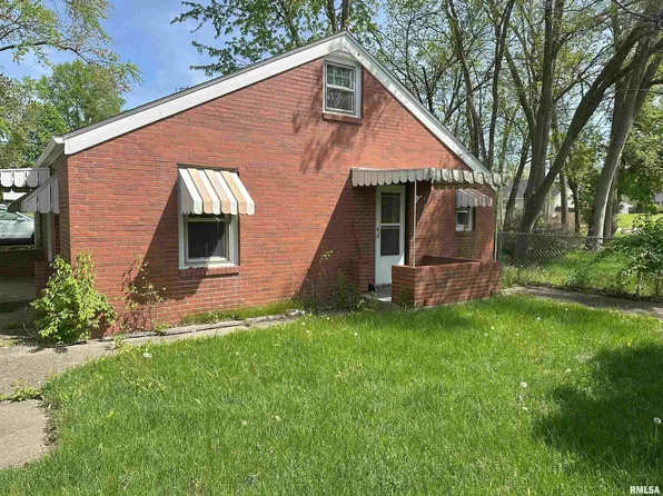 100 Theodore St, Washington, IL 61571