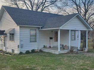 200 N Virginia St, Mc Leansboro, IL 62859