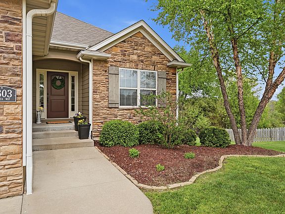 2nd image of 3803 Astoria Way