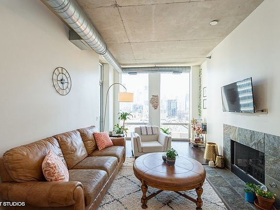 2nd image of 720 N Larrabee St APT 1202
