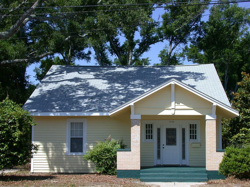 1st image of 1305 N 12th Ave