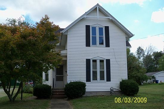 1st image of 221 Magyar St