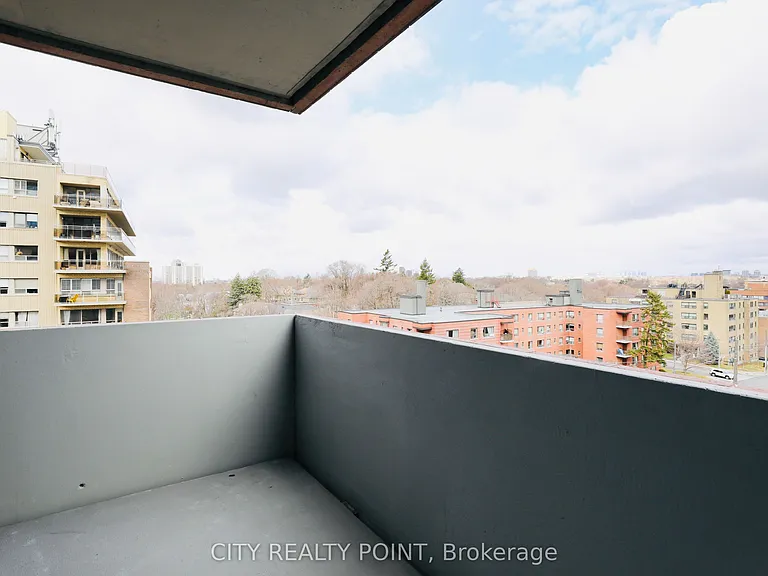 2525 Bathurst St #407 — Photo 12