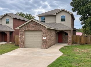 202 S 3rd St, Alvarado, TX 76009