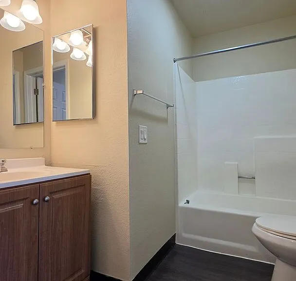 Sierra Crossing Apartments — Photo 18