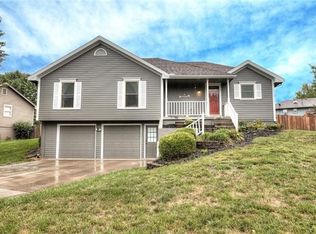 909 Walnut St, Kearney, MO 64060