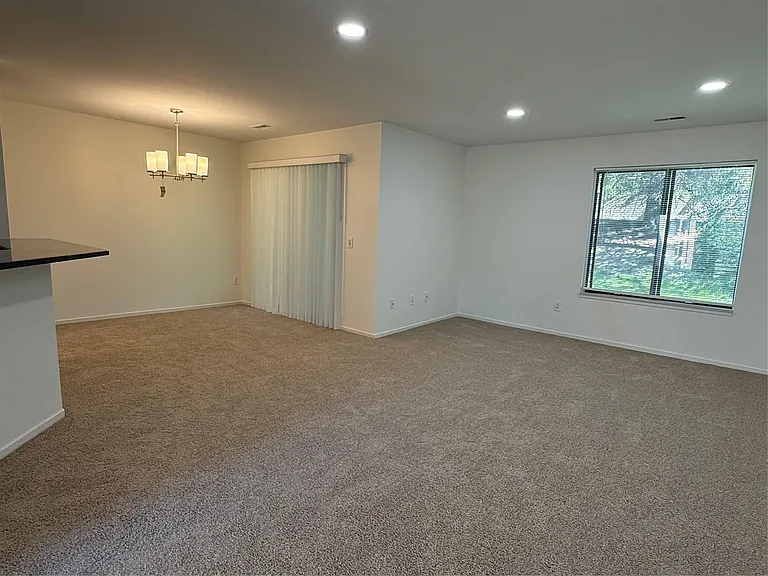 6560 Ridgefield Cir #104 — Photo 8