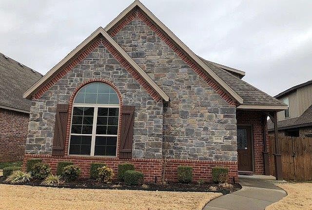 1st image of 3203 SW Warberry Ave