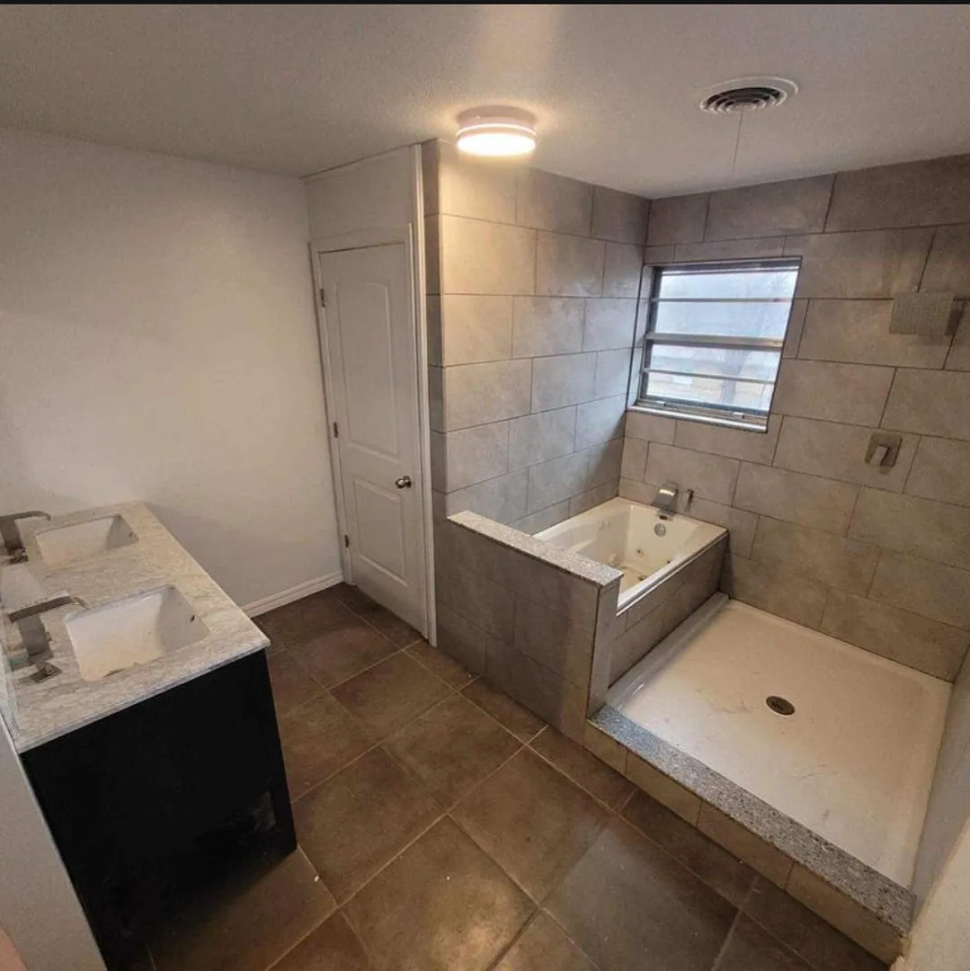 3 bed, 2.5 bath, 1600 sqft, $1,600 — Photo 1